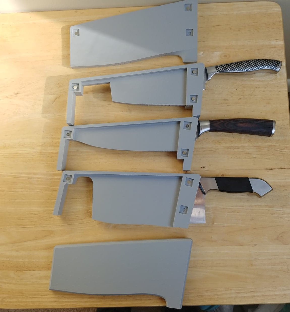 Image of a disassembled knife block.